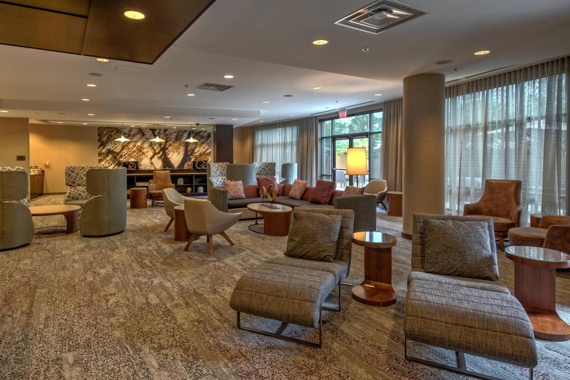 Courtyard Newport News Airport Hotel Exterior foto