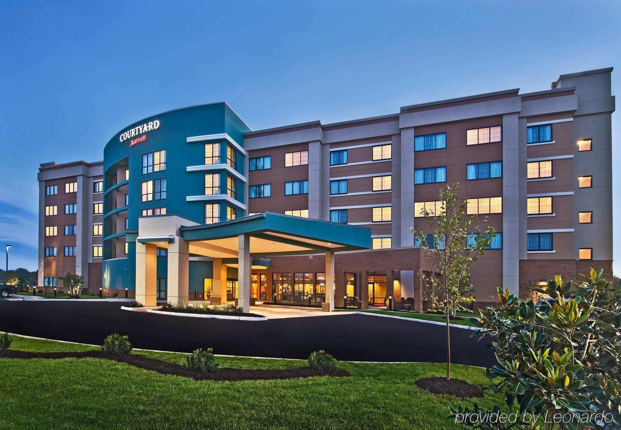Courtyard Newport News Airport Hotel Exterior foto