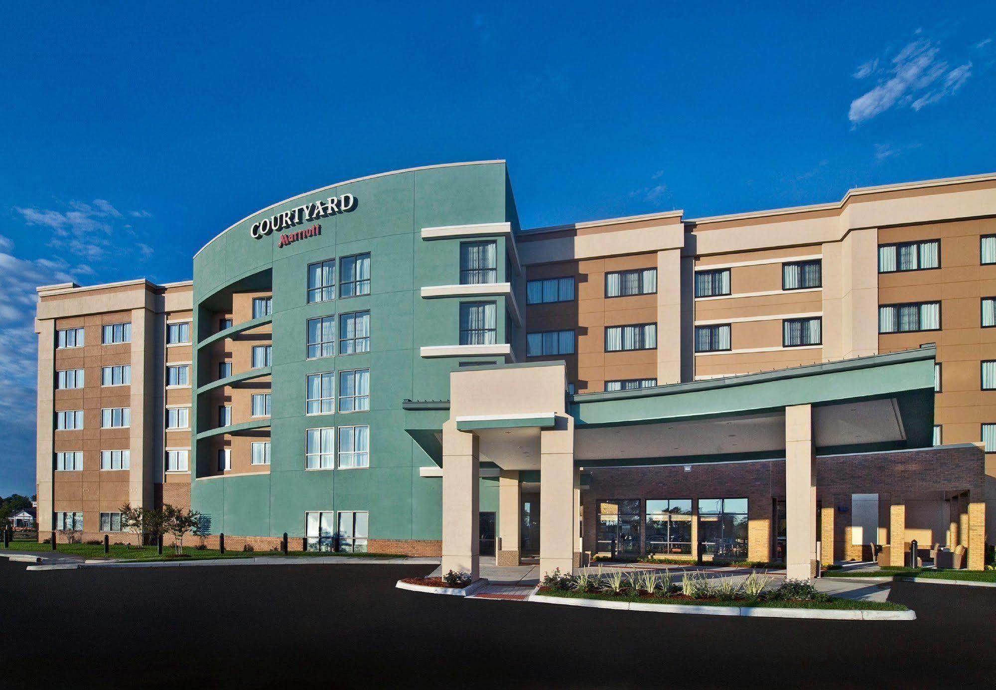 Courtyard Newport News Airport Hotel Exterior foto
