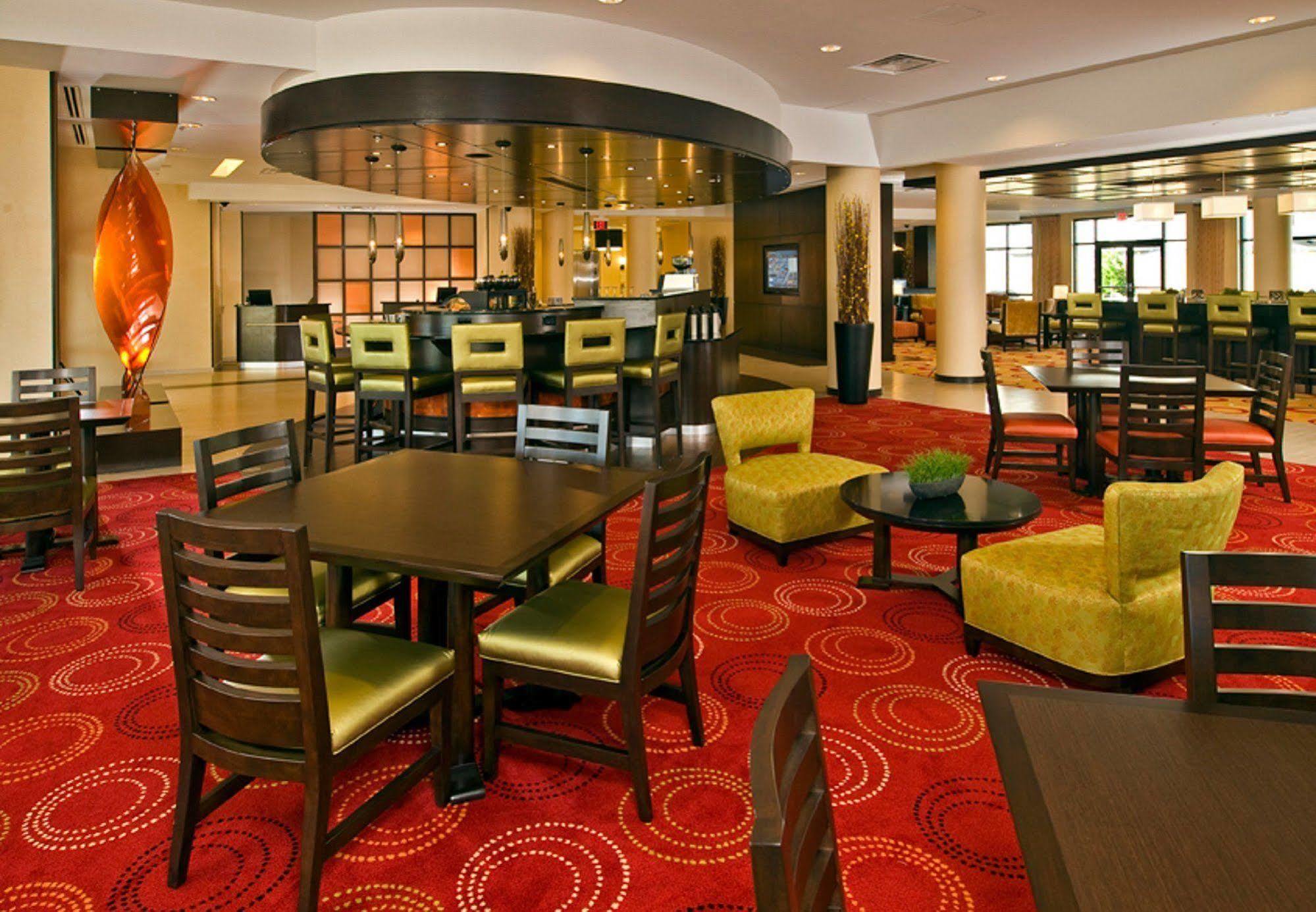 Courtyard Newport News Airport Hotel Exterior foto