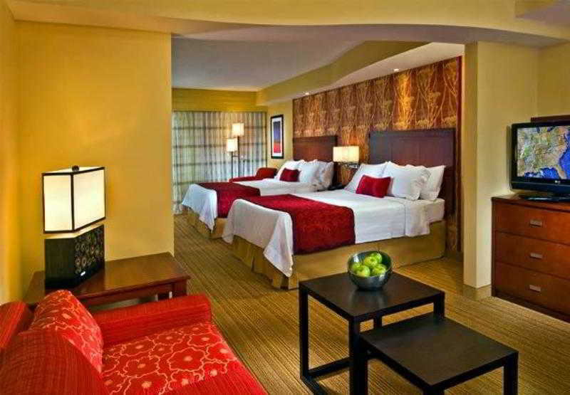Courtyard Newport News Airport Hotel Exterior foto